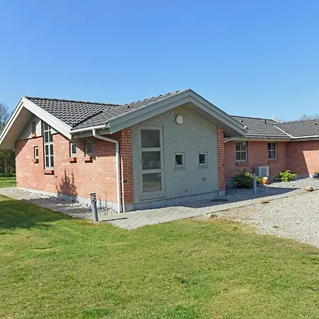 Ve407-vejers-strand-peders-vej-2 *